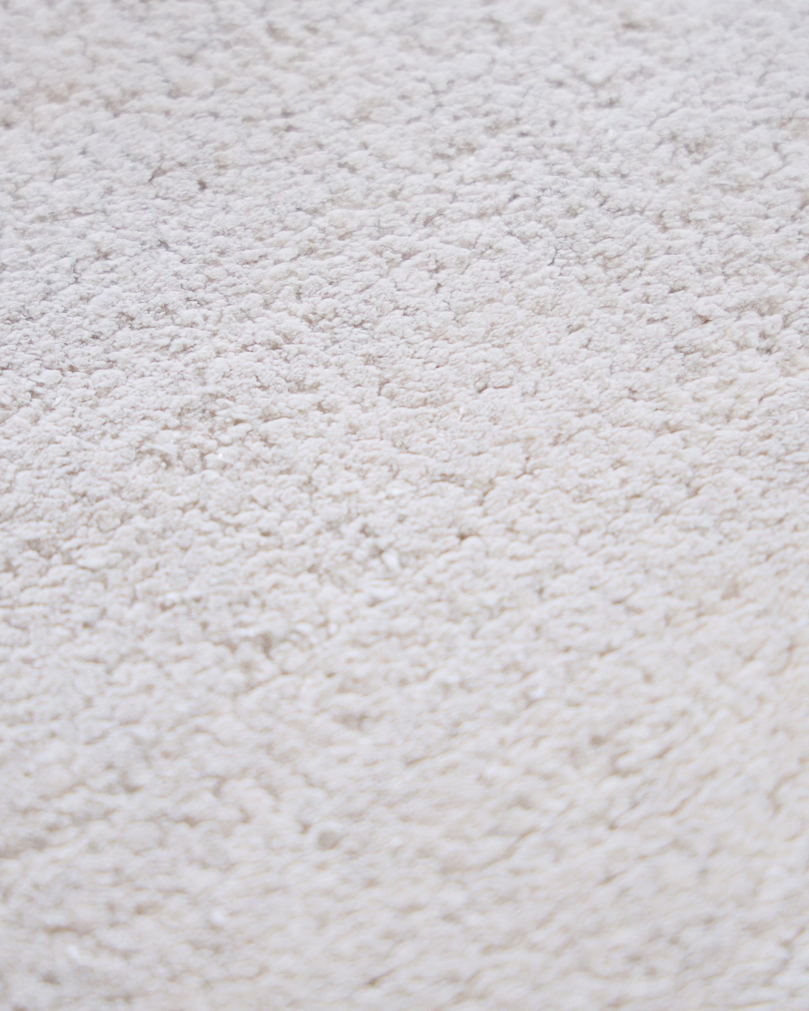 Ziya / Cream Hand-Tufted Bamboo Silk Rug