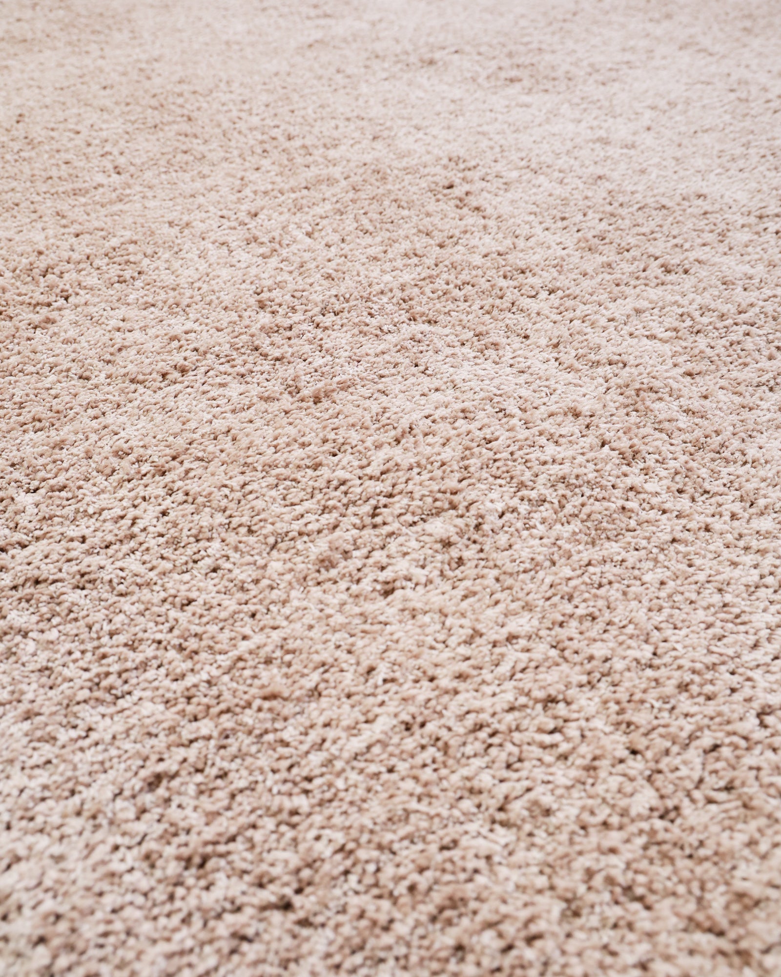 Sukoon / Solid Beige Handmade Shaggy Polyester Rug
