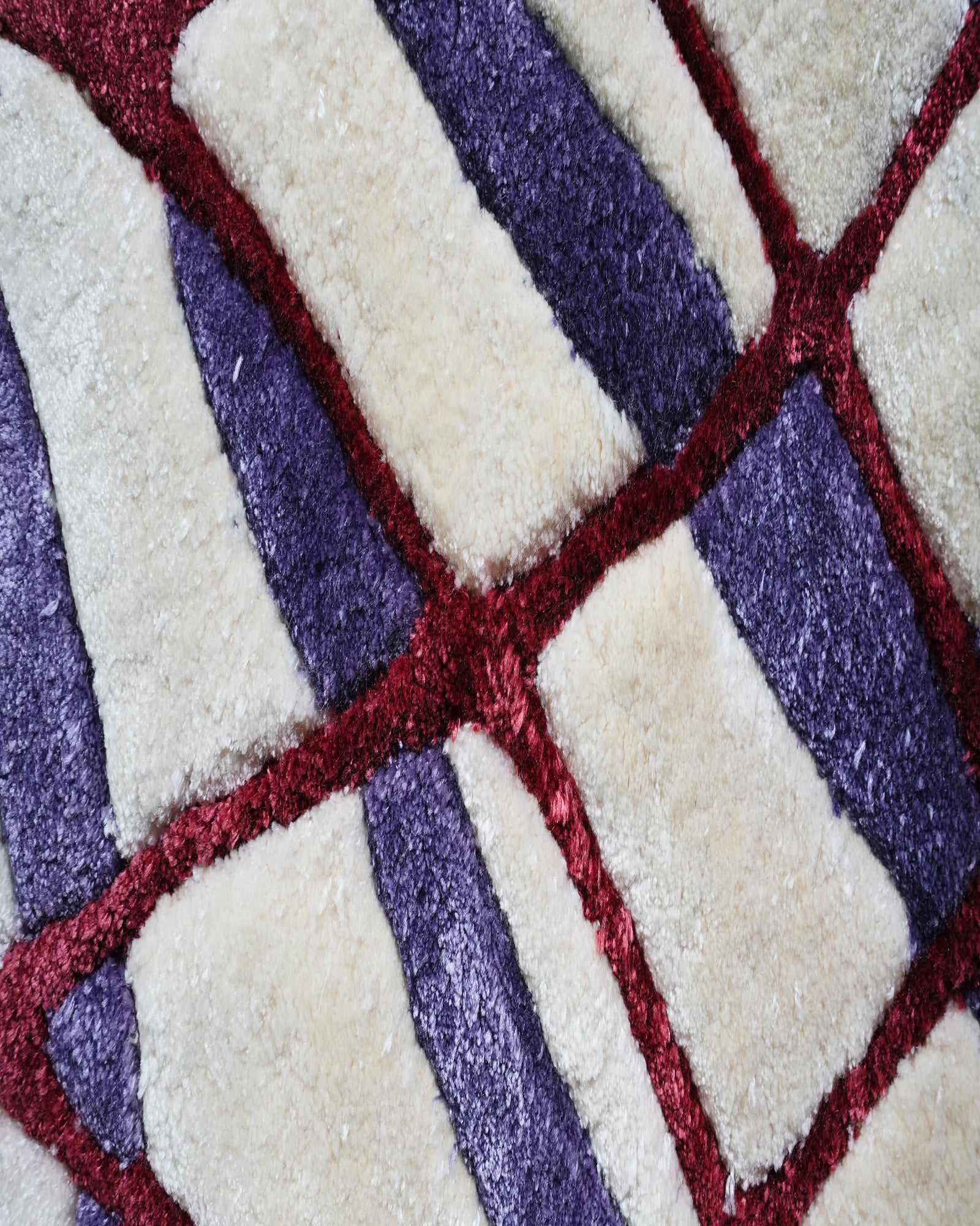 Gulraaz / Floral Pattern Hand-Tufted Bamboo Silk Rug