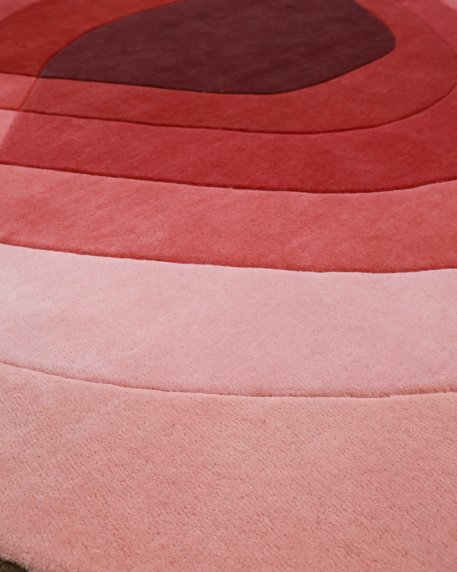 Gulnaar / Red and Pink Tone Hand-Tufted New Zealand Wool Rug