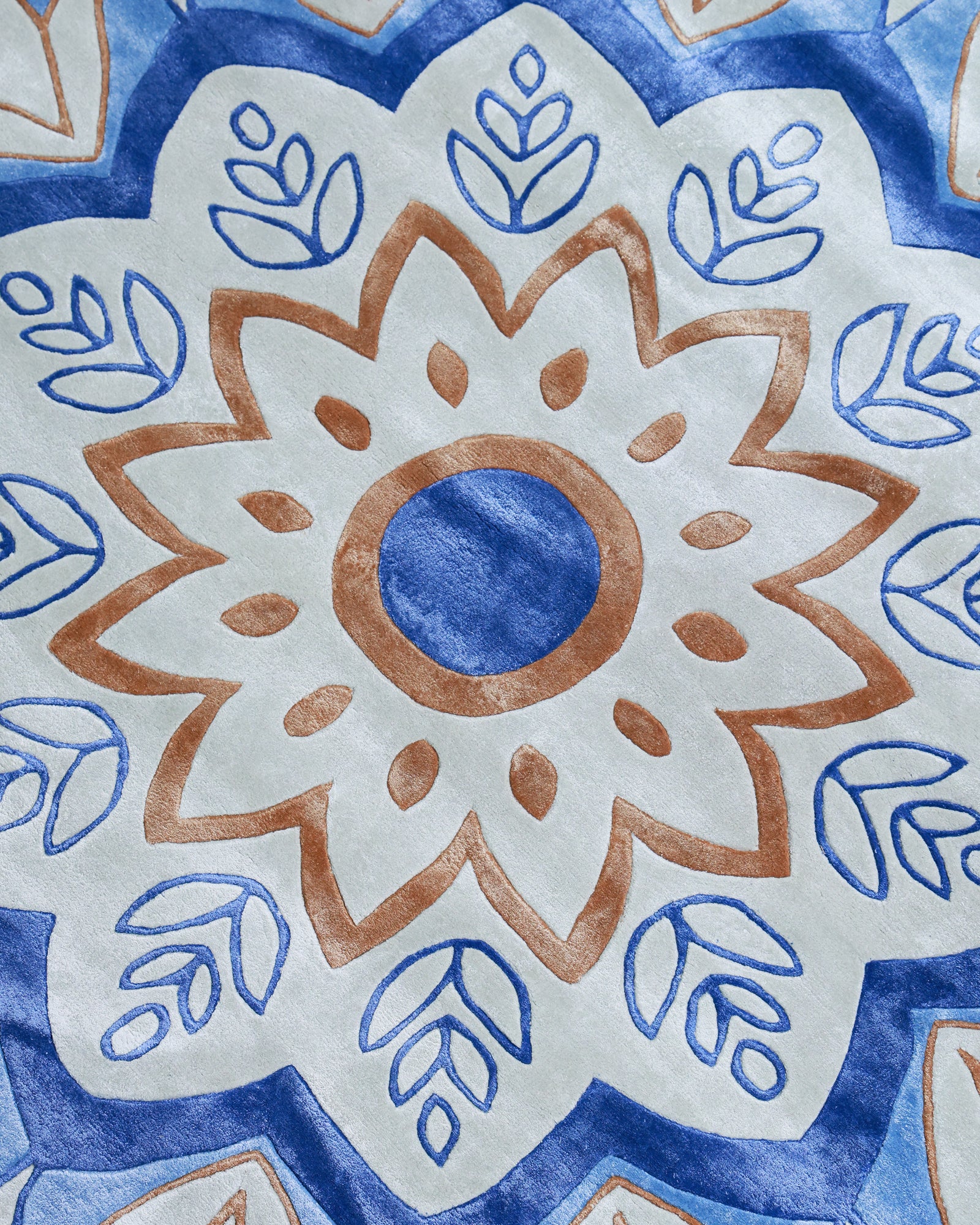 Nazneen / Mandala Style Hand-Tufted Bamboo Silk Rug