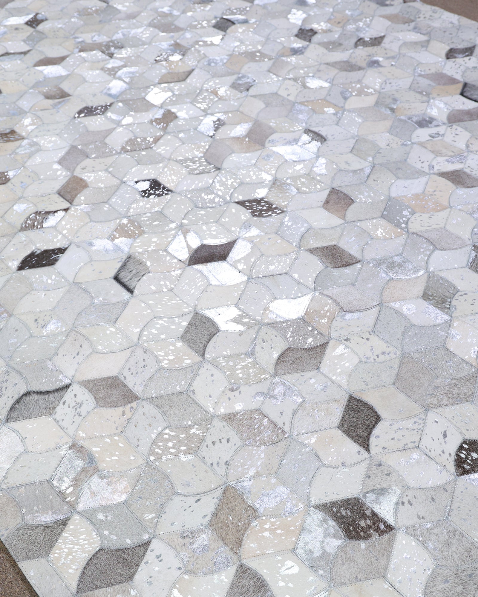 Qayaan / Mosaic Handmade Flat Weave Leather Rug