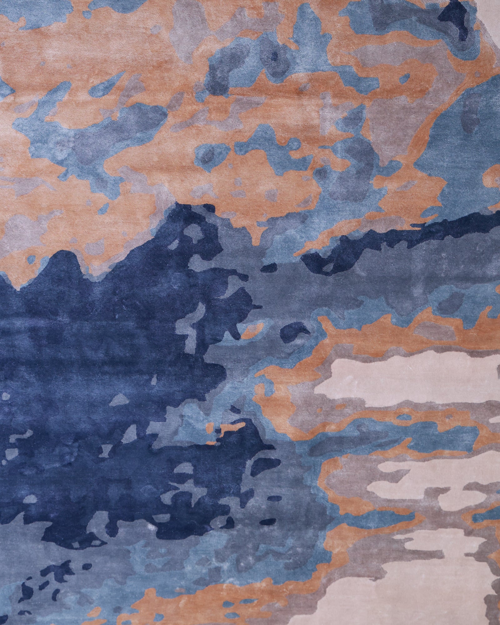Samundra / Indigo Clay Hand-Tufted Bamboo Silk Rug
