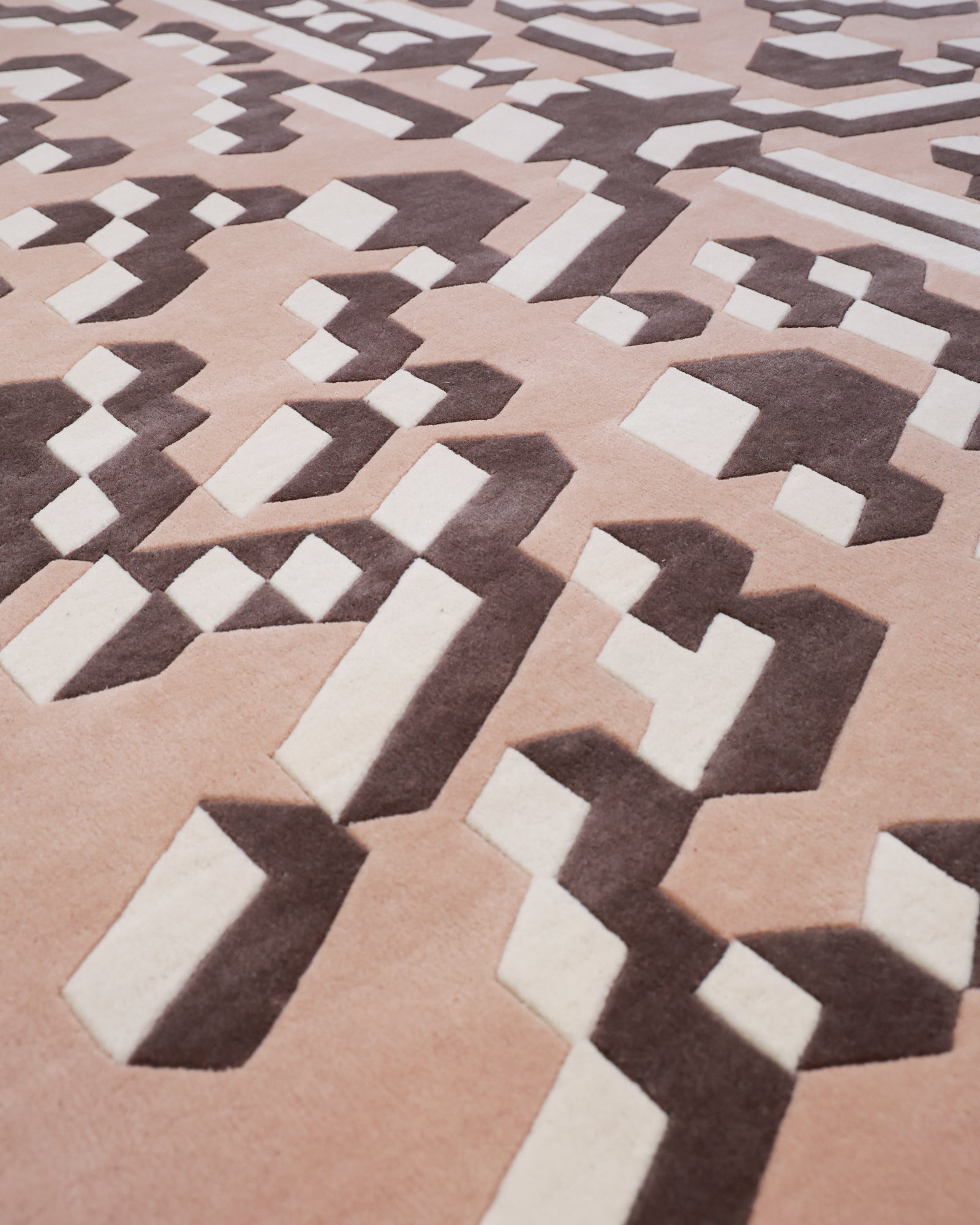 Ayaan / Brown Geometric Hand-Tufted New Zealand Wool Rug