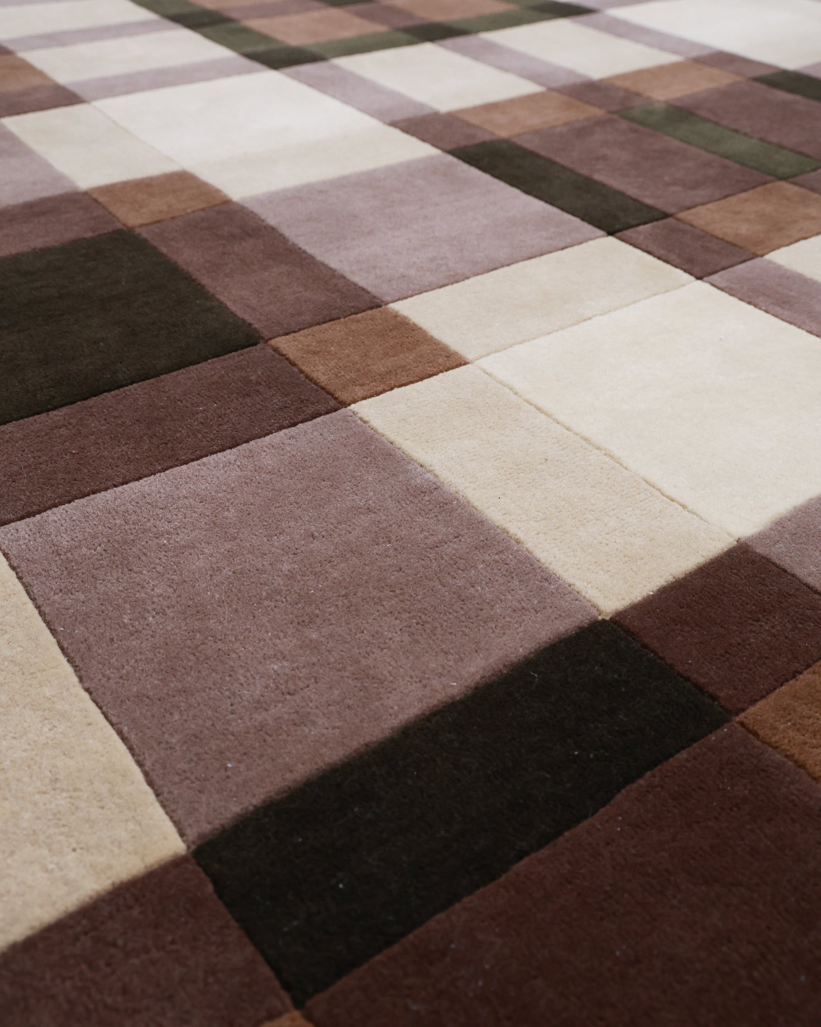 Aakaar / Brown Beige Checks Hand-Tufted New Zealand Wool Rug