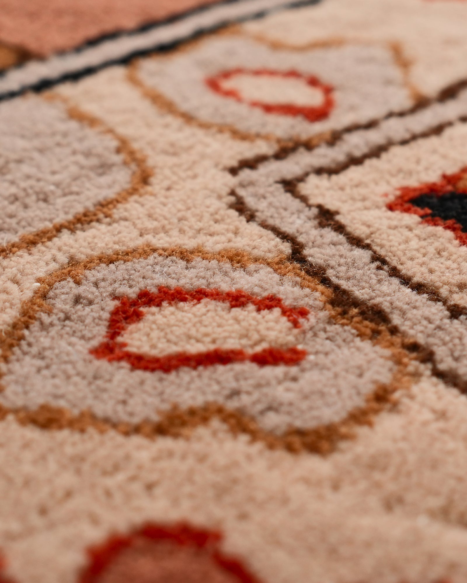 Rasā / Persian Geometrical Hand-Tufted New Zealand Wool Rug
